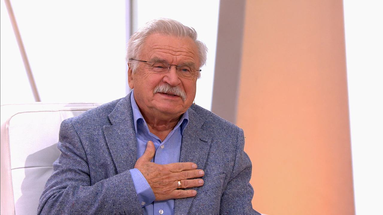 "Звери украшают этот мир". Сергей Никоненко привез в ДНР пару черных лебедей