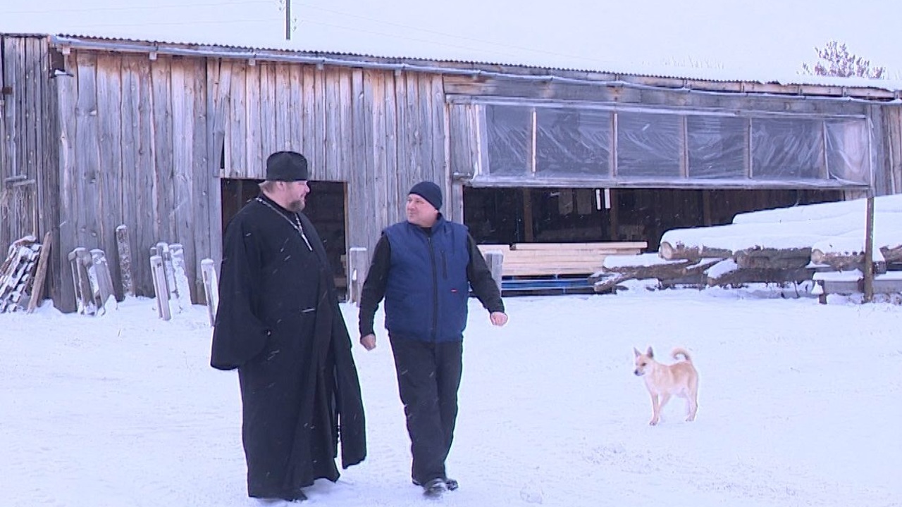 В Каракулино священник вступил в ряды добровольцев пожарной охраны