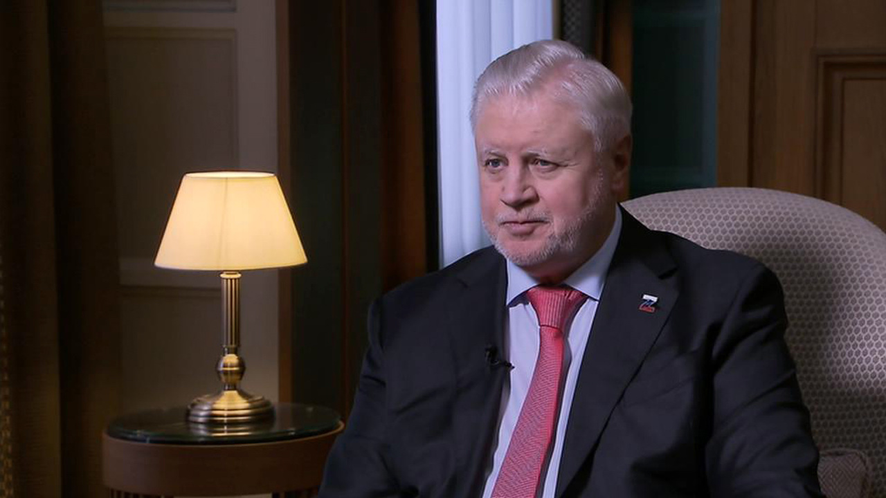 Миронов рассказал о важных законах и патриотическом воспитании