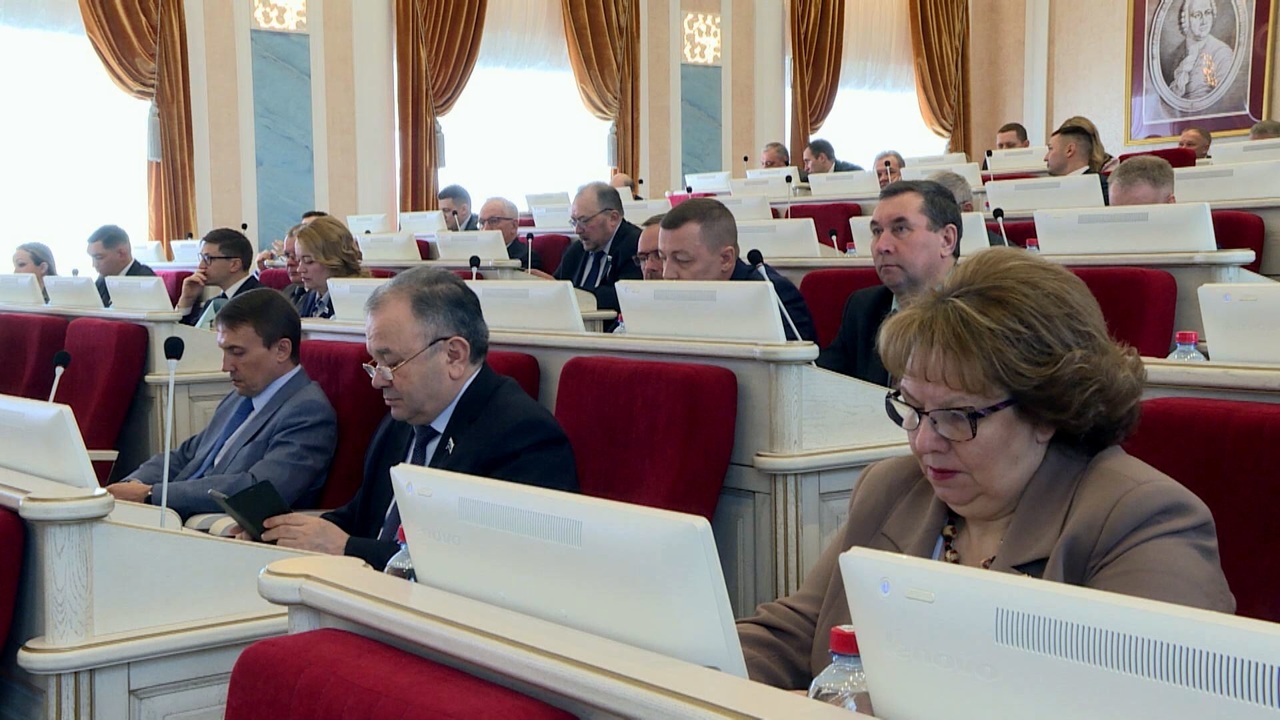Парламентарии подводят итоги очередной сессии Архангельского областного Собрания