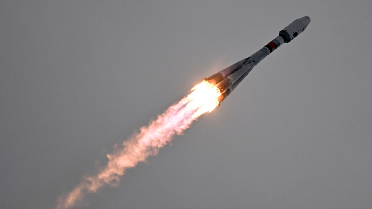 С космодрома "Восточный" запущена ракета с лунной станцией "Луна-25"