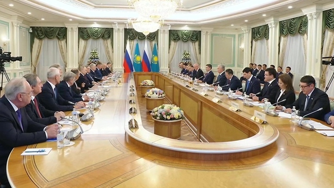 Путин в Астане, самая безопасная страна, котополис