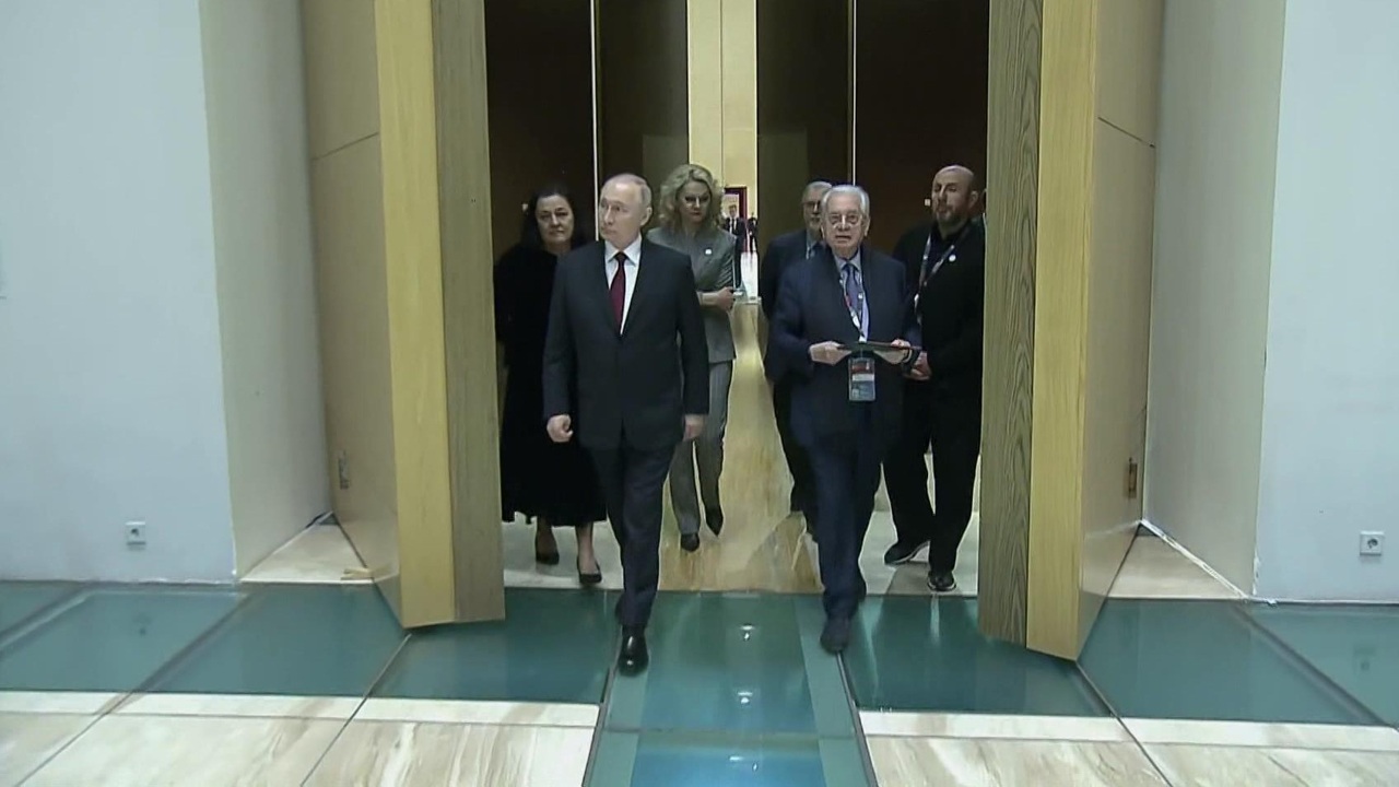 Владимир Путин выступил на пленарном заседании Форума объединенных культур