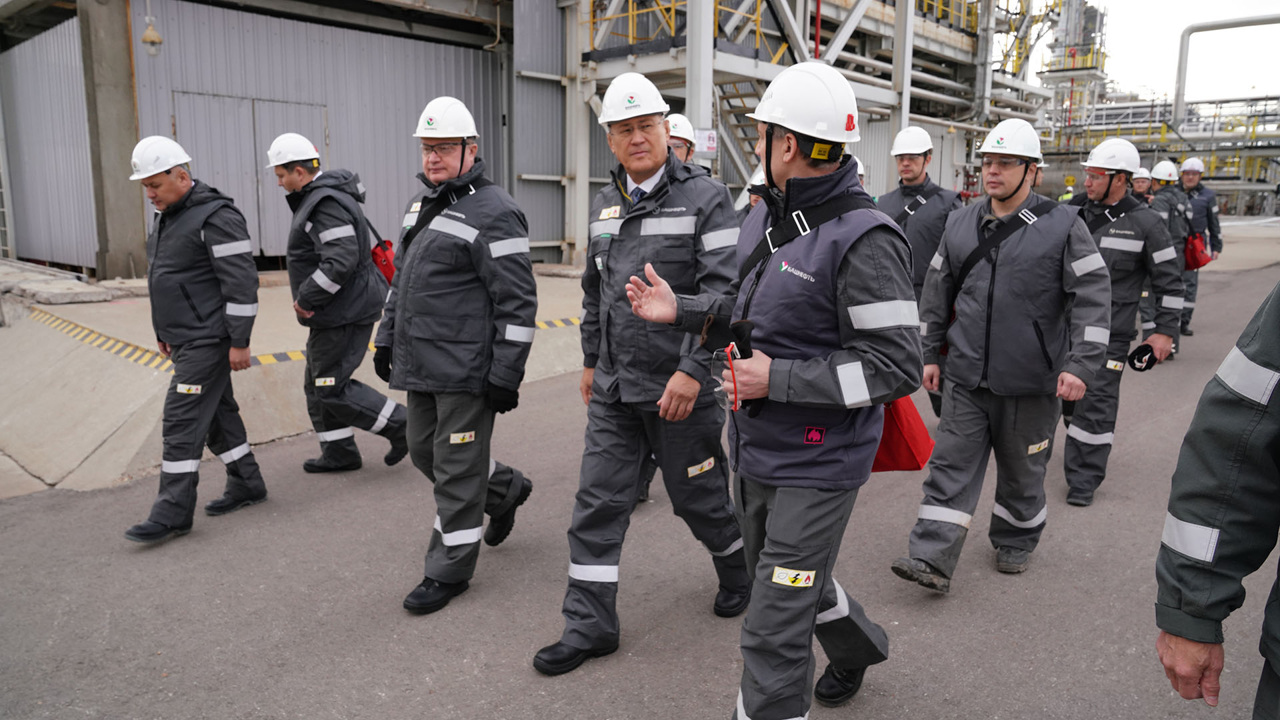 г. Уфа. Завод «Уфаоргсинтез» компании «Башнефть», октябрь 2023 г.