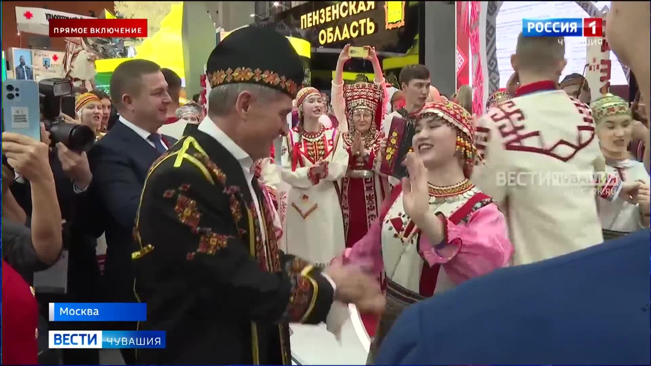 Нейроголограмма Василия Чапаева травит анекдоты гостям чувашского павильона на ВДНХ