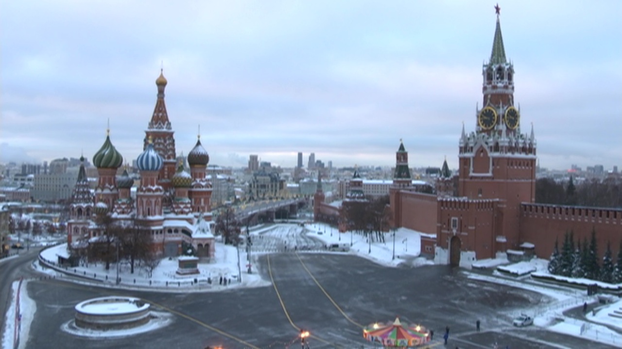 Москва остается в зоне теплого атмосферного фронта