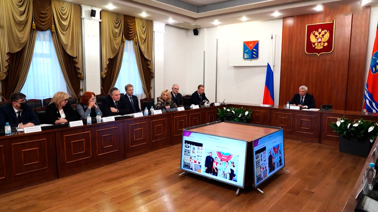 Губернатор Магаданской области принял отчеты региональных министерств
