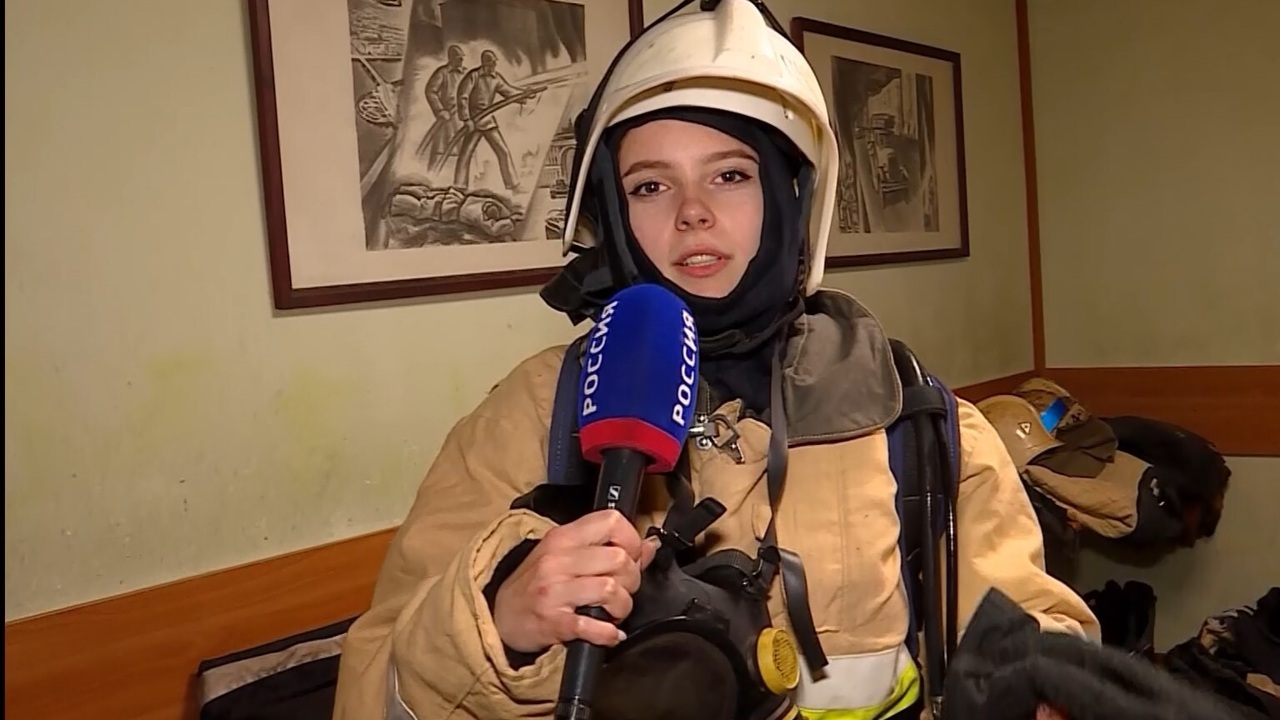 Хрупкая журналистка ГТРК "Кострома" испытала на себе – каково быть пожарным