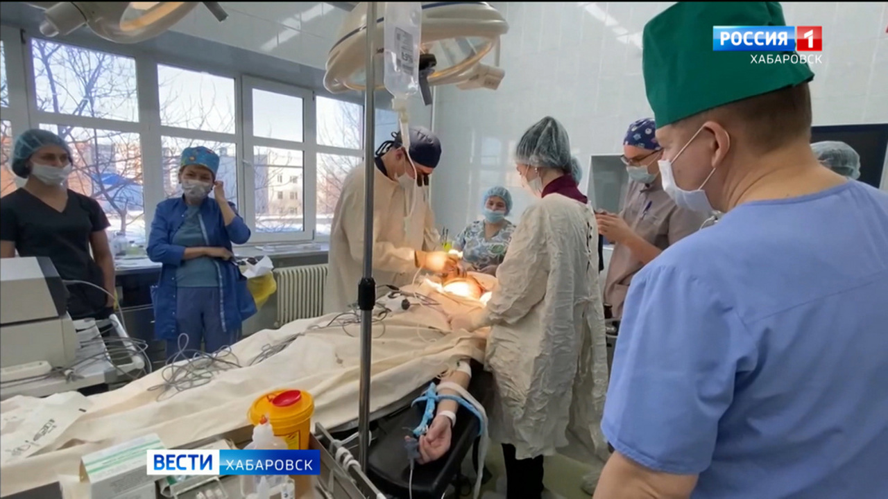 Специалисты хабаровского Центра "головы и шеи" проводят высокотехнологичные операции