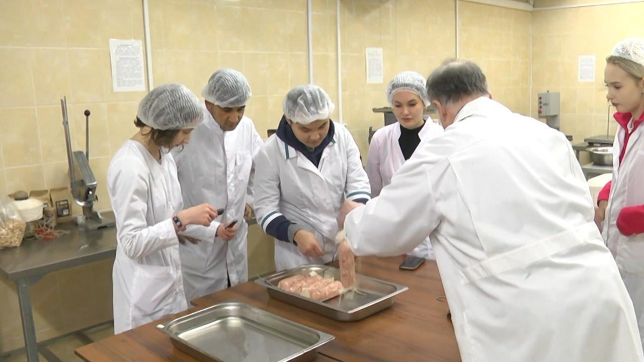 Новосибирские ученые придумали способ сделать колбасу полезной