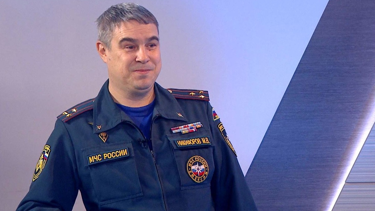 Пожарный – о безопасности в новогоднюю ночь