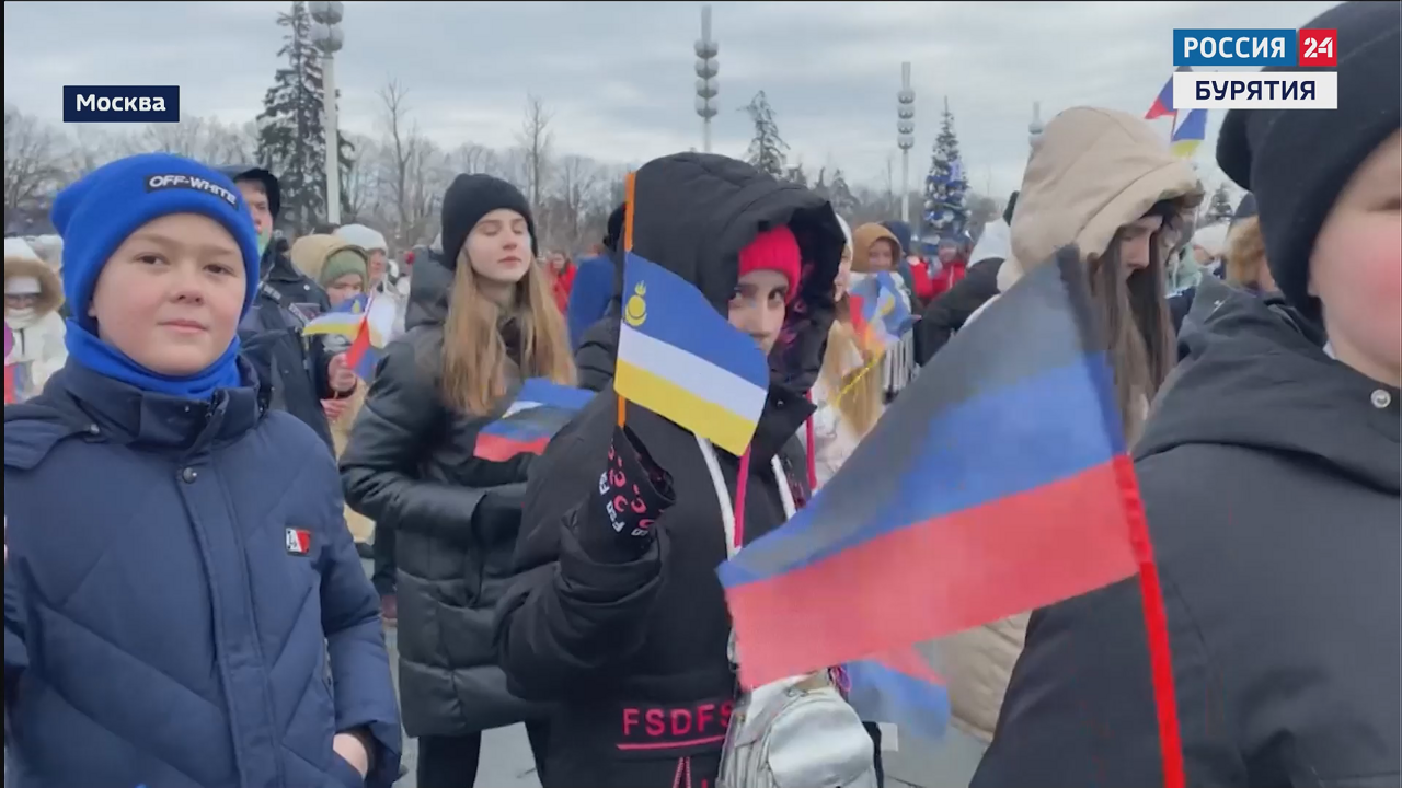 Дети ДНР прошлись с делегацией Бурятии по ВДНХ и отдохнули в Москве