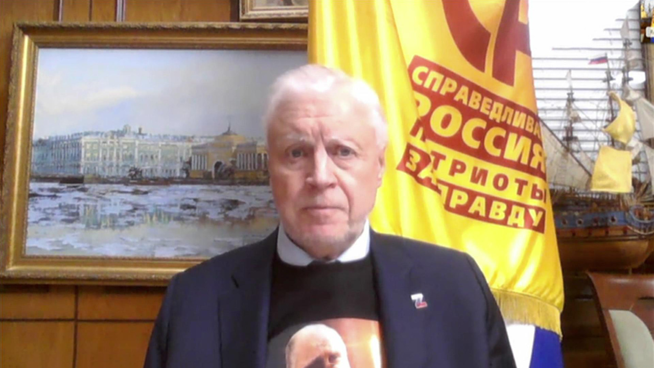 Сергей Миронов: не удивляюсь, что футболки "Крепкий Орешник" сейчас очень популярны