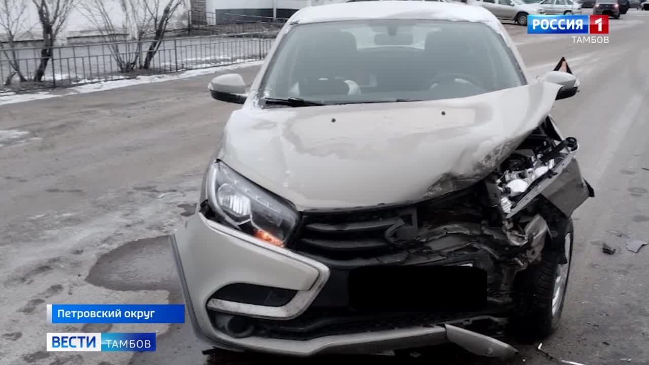 Matiz  и Lada «лоб в лоб» столкнулись в Петровском округе