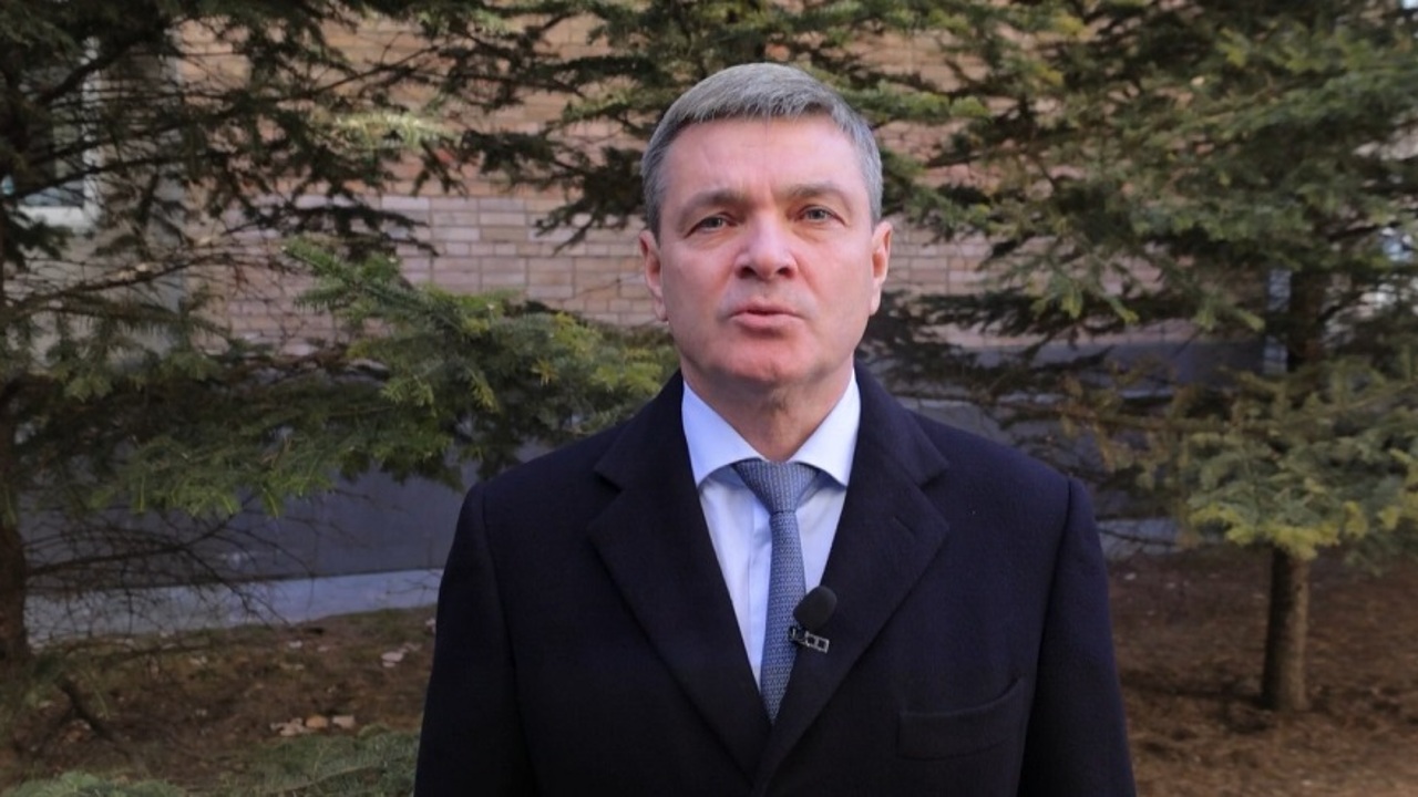 Евгений Корж поздравляет жителей Приморья с Новым годом
