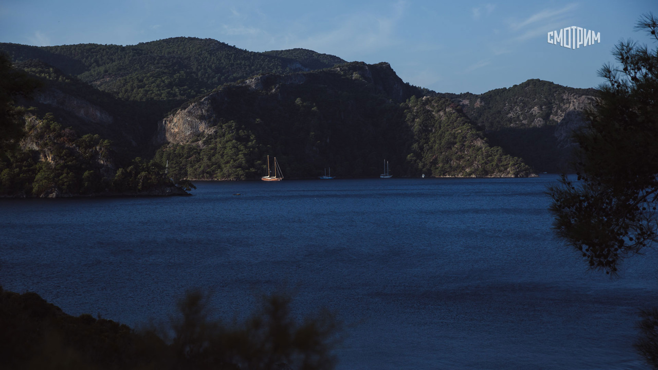 Между нами глубокое море