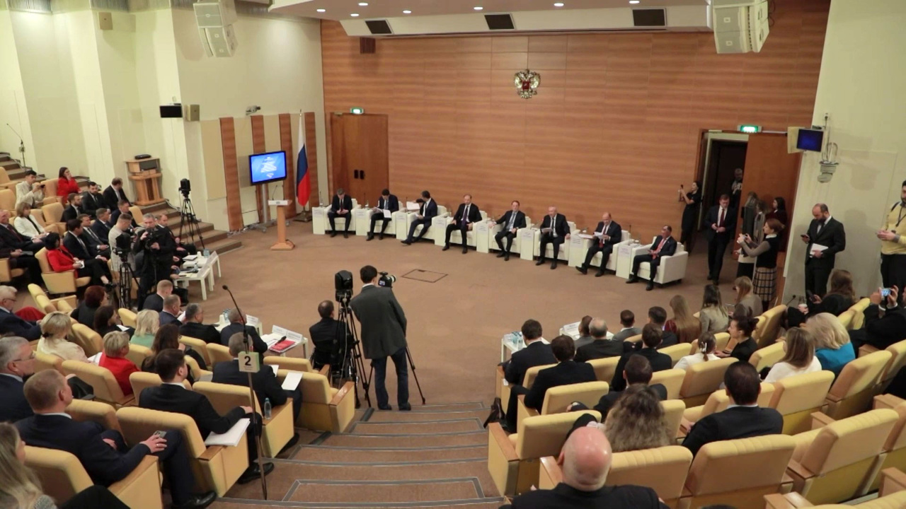 Среднее профобразование, работа над бюджетом, господдержка НКО