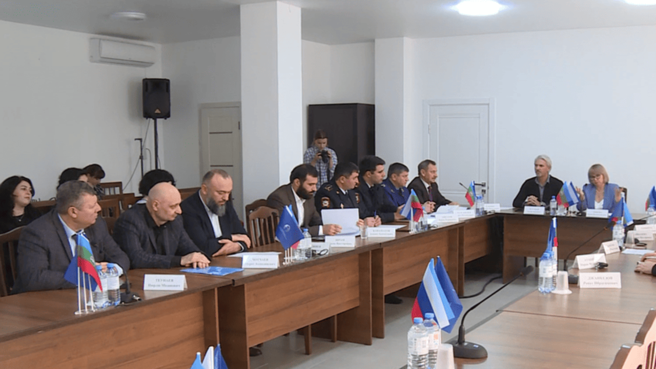 В Общественной палате Карачаево-Черкесии прошел круглый стол о стратегии защиты от кибер-мошенников