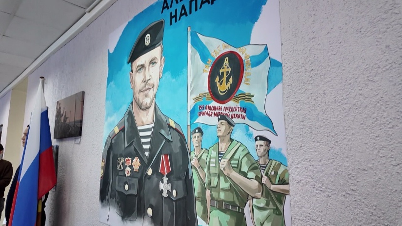 Мурал в память о бойце СВО открыли в Тюмен