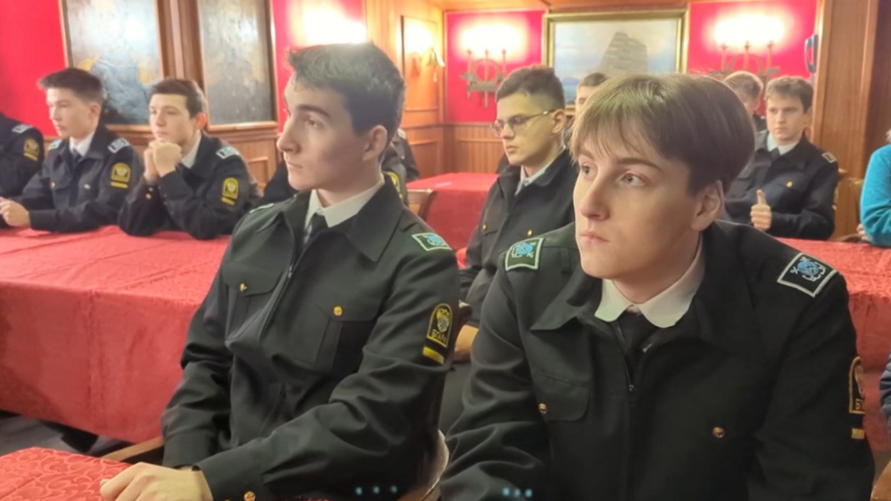 На борту парусника "Крузенштерн" впервые написали географический диктант