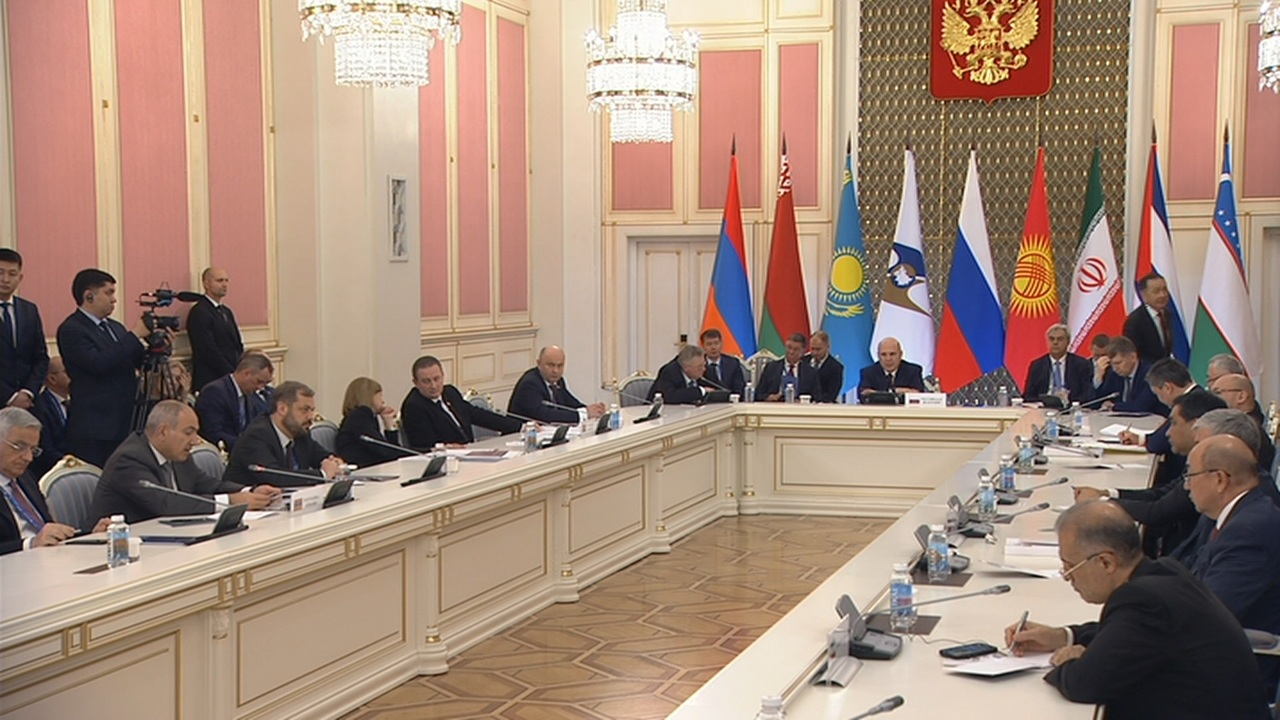 Северск взят, совещание президента по вопросам СВО и коррупция на Украине