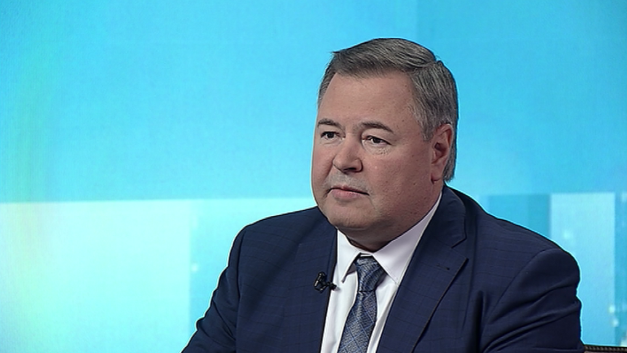 Заместитель председателя Заксобрания края Дмитрий Свиридов о доходах и расходах бюджета региона на 3-летний период