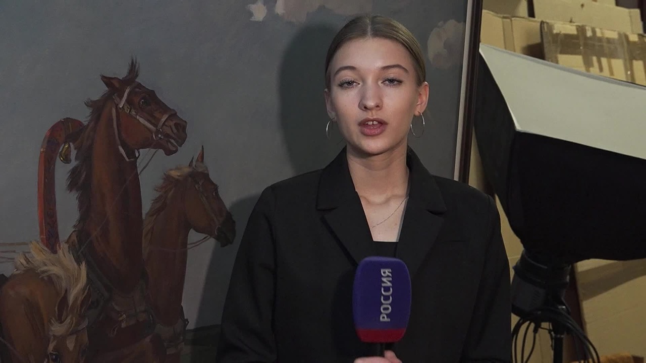 Картина «Птица-тройка» в запасниках Курской государственной картинной галереи