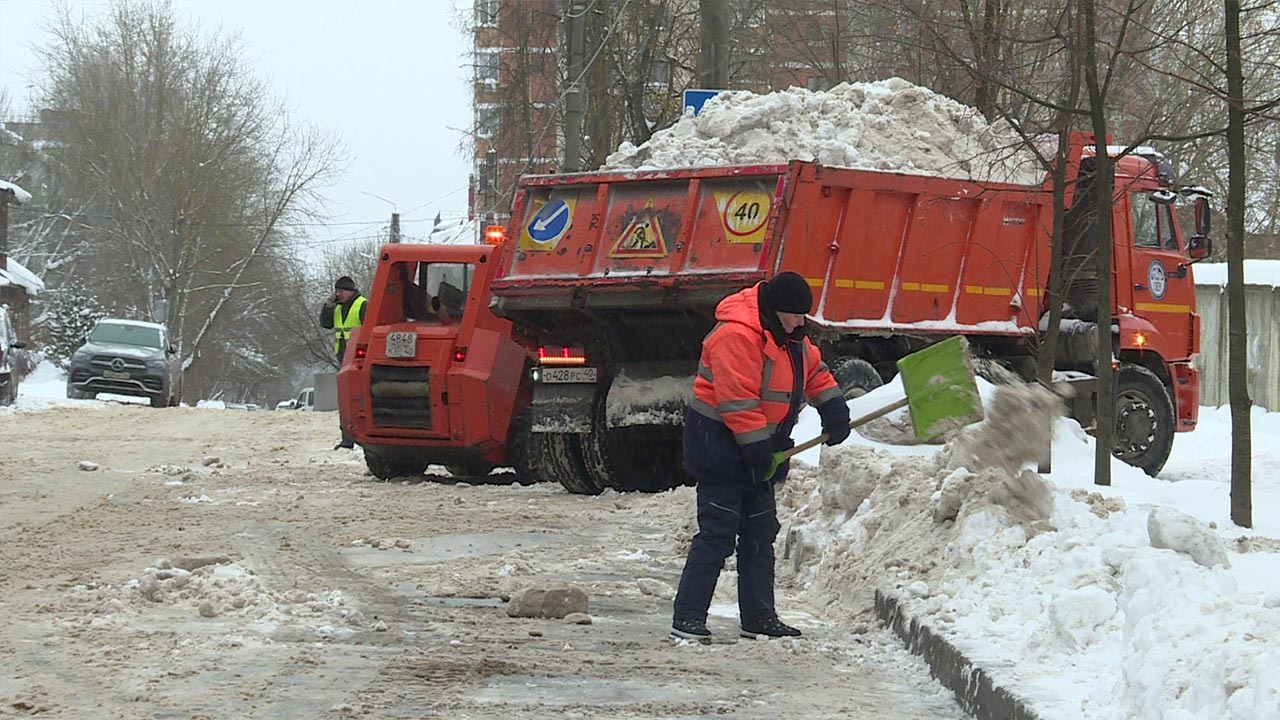 Дорожные службы Калуги готовятся усиленно работать в новогодние выходные