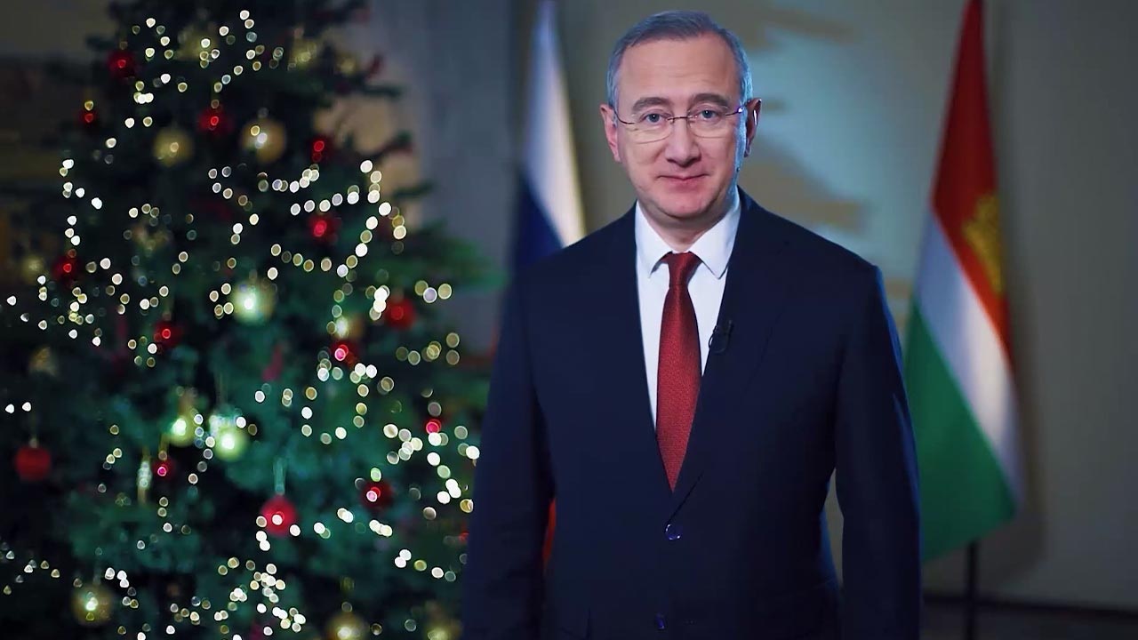 С наступающим Новым годом жителей области поздравил Владислав Шапша