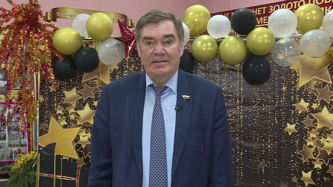Успехов и мирного неба в новом году пожелал калужанам Александр Савин
