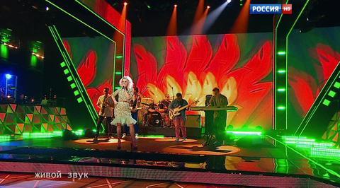 Эфир от 12.12.2015. Мария Клишина с песней "Остров невезения"