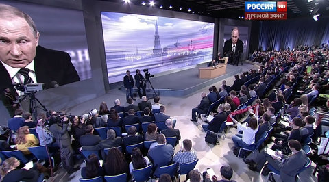 Путин пообещал следить за судьбой мальчика, едва не сгоревшего в роддоме