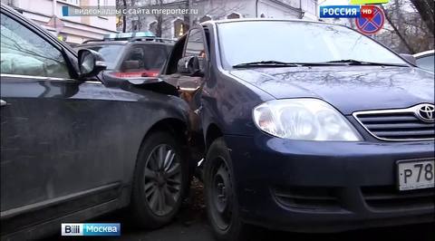 Двойное ДТП парализовало движение на ряде улиц в Басманном районе Москвы
