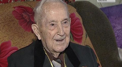 100-летний юбиляр поделился секретами долголетия