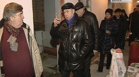 Губернатор потребовал выдержать сроки строительства перинатального центра