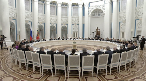 Путин: культура может быть мостом между народами, лишь оставаясь вне политики