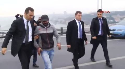 СМИ: Эрдоган отговорил человека от самоубийства