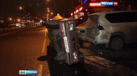 На Каширском шоссе ВАЗ "собрал" четыре автомобиля