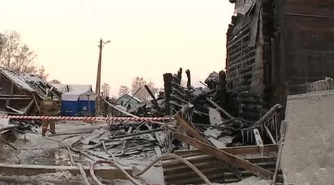Трагедия под Ярославлем: дом вспыхнул как порох, жители спасались в чем были 