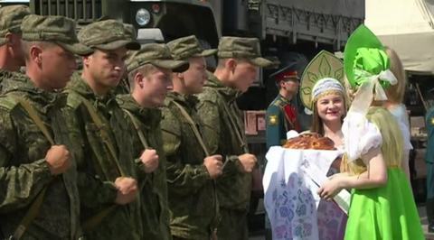 Российских саперов, разминировавших Пальмиру, торжественно встретили в Муроме