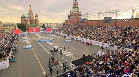 Празднование Дня Москвы началось с концерта на Красной площади
