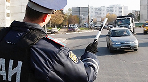 Инспектор, накричавший на беременную, получил положительный отзыв