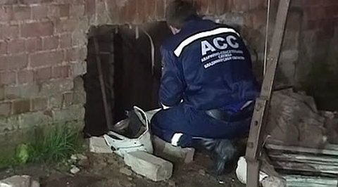 Спасатели на месте обрушения дома уповают на чудо