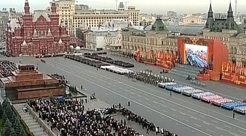 На Красной площади начался торжественный марш