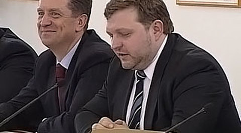Губернатор Белых отвечает на вопросы следователей