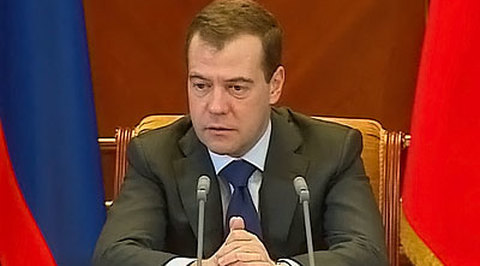 Медведев провел телефонный разговор с президентом Абхазии