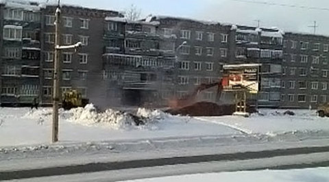 В Братске подросток провалился в промоину с горячей водой