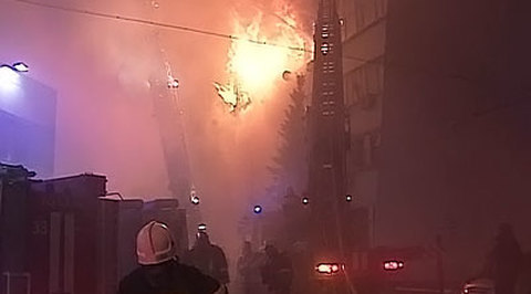 Из горящего ТЦ в Красноярском крае эвакуировано 150 человек
