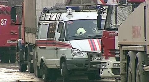 Вокруг обрушившегося здания царит атмосфера таинственности