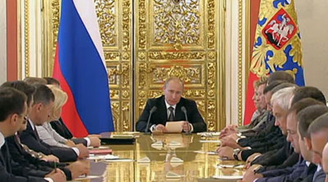 Путин призвал готовиться к новым виткам мирового кризиса